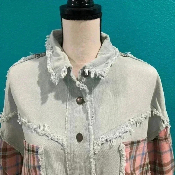 POL At Twilight Full Size Plaid Contrast Shacket in size small - Picture 2 of 6